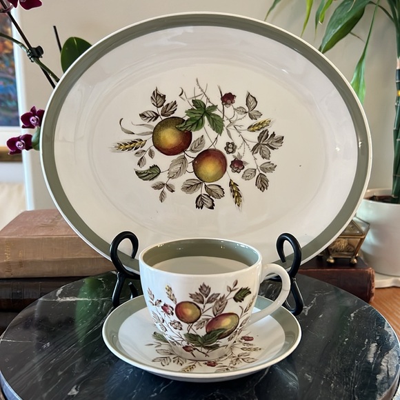 Vintage Alfred Meakin Hereford Platter, Cup + Saucer Set Staffordshire England - Picture 1 of 12